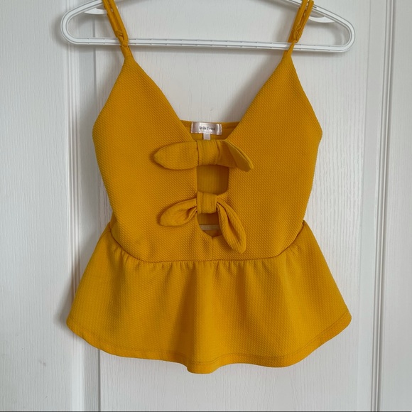 Yellow top - Picture 1 of 4